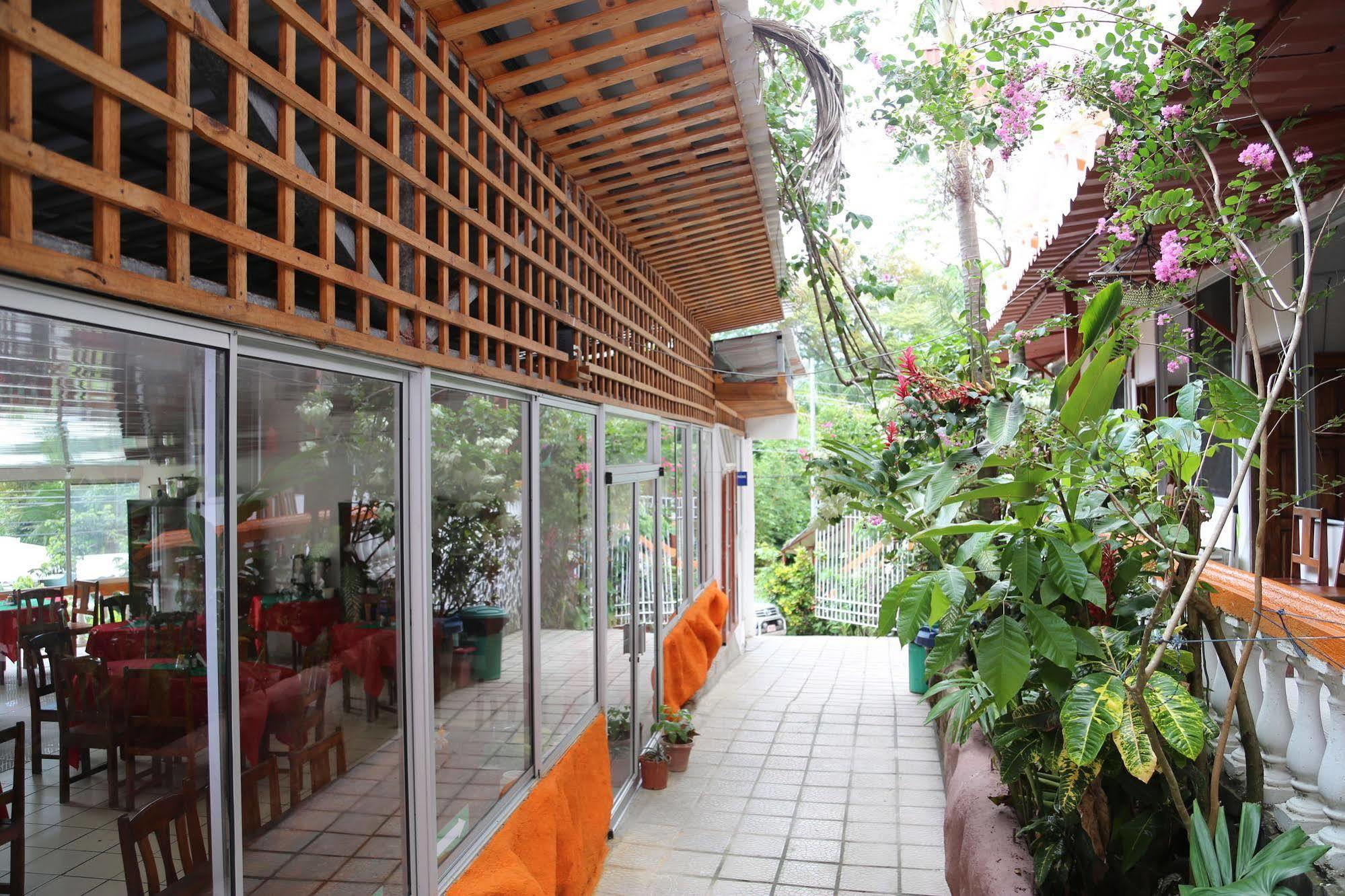 Hotel Coco Beach Manuel Antonio Kültér fotó