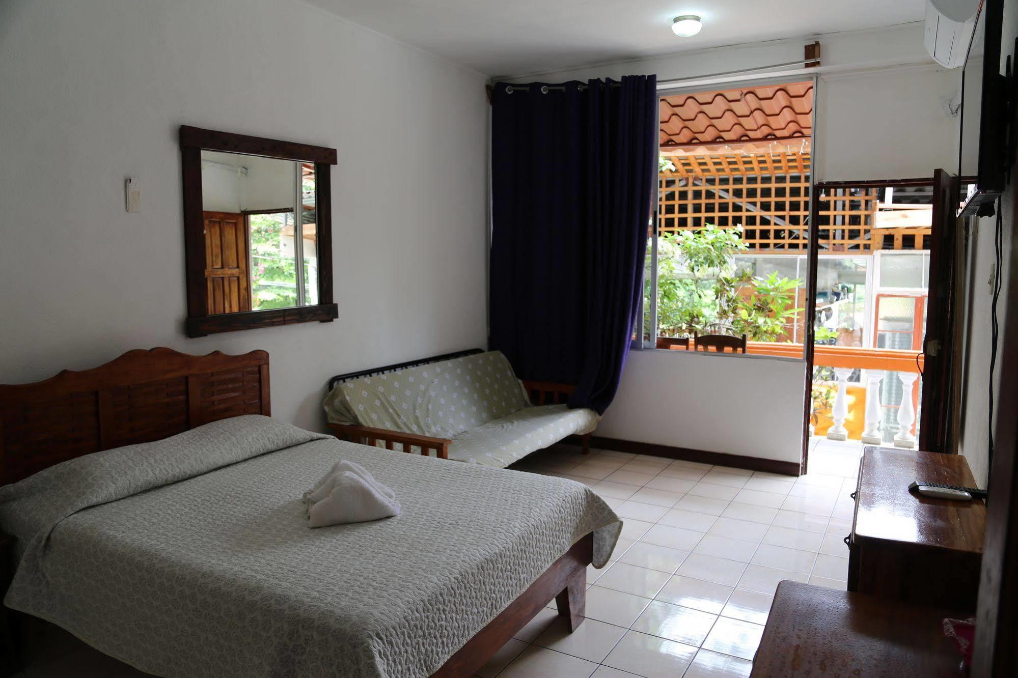 Hotel Coco Beach Manuel Antonio Kültér fotó